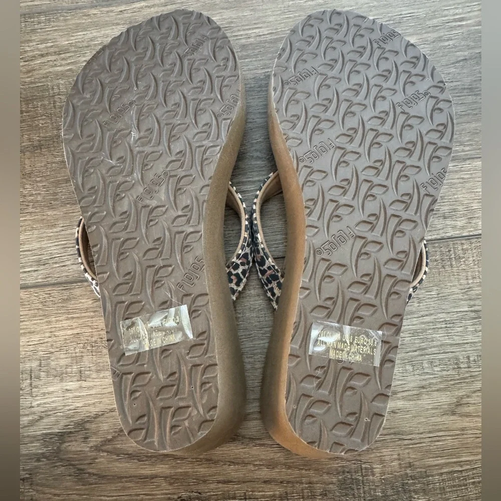 NWOT Flojos Tan Sandals with Animal Print Straps - Picture 3 of 3